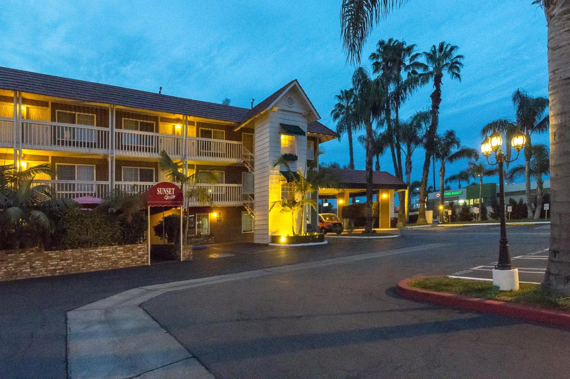 Ramada By Wyndham Costa Mesa/Newport Beach Exteriör bild